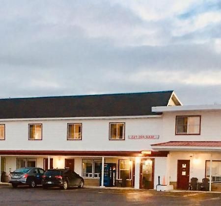 North Country American Inn Kalkaska Bagian luar foto