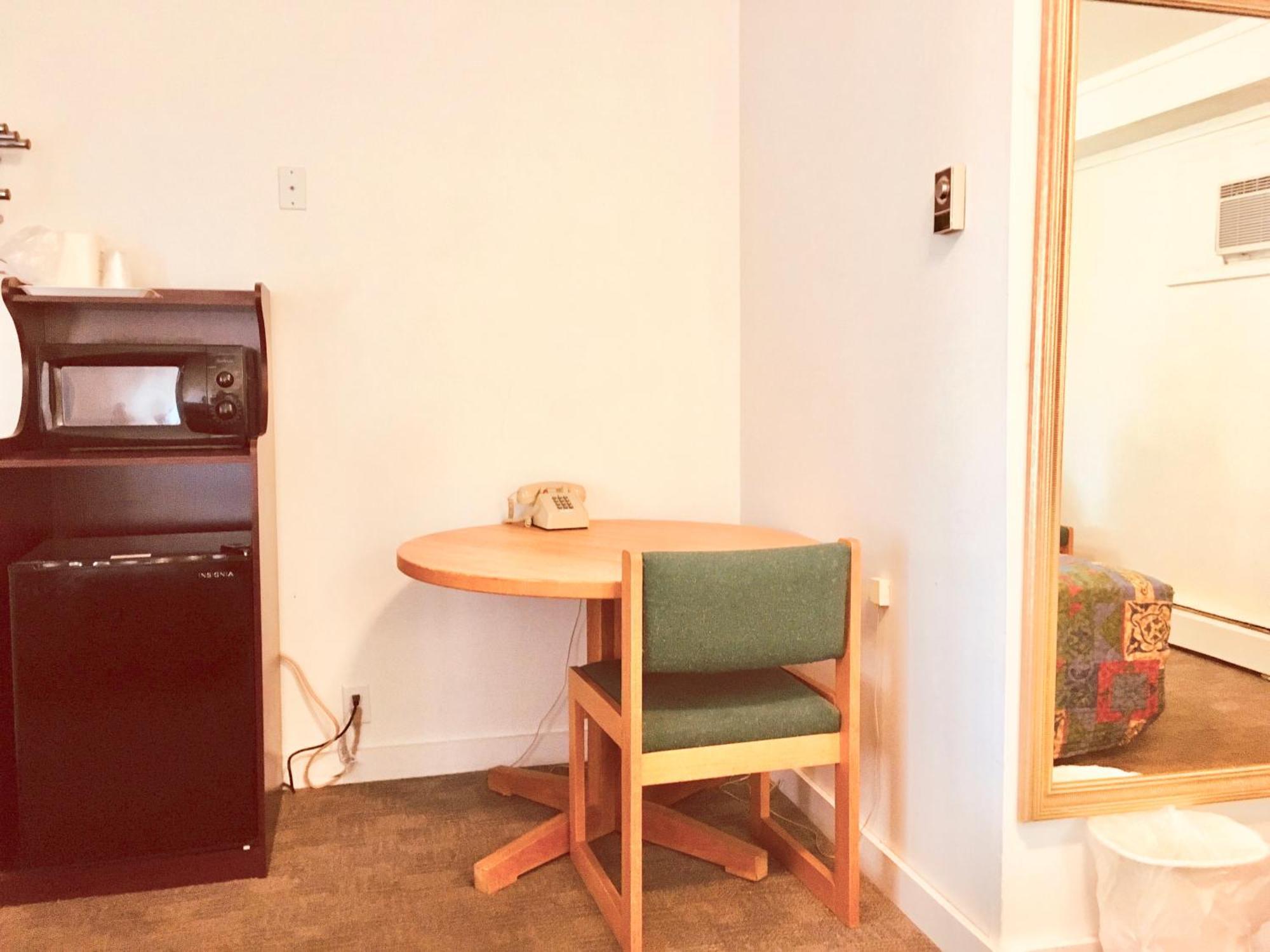 North Country American Inn Kalkaska Bagian luar foto