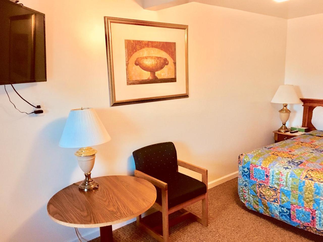 North Country American Inn Kalkaska Bagian luar foto