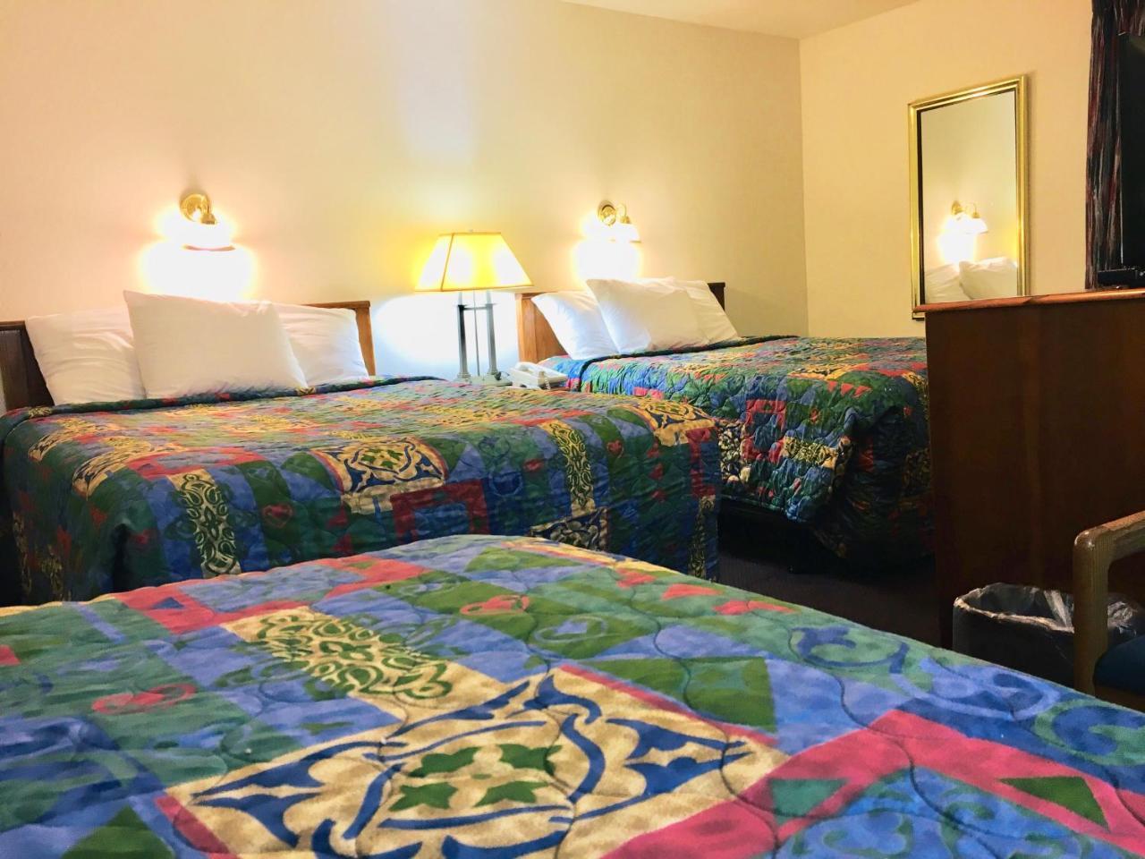 North Country American Inn Kalkaska Bagian luar foto