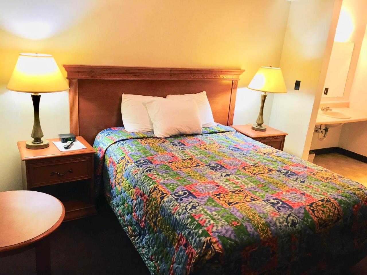 North Country American Inn Kalkaska Bagian luar foto
