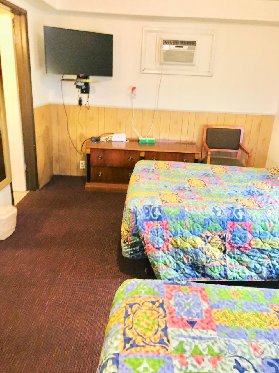 North Country American Inn Kalkaska Bagian luar foto